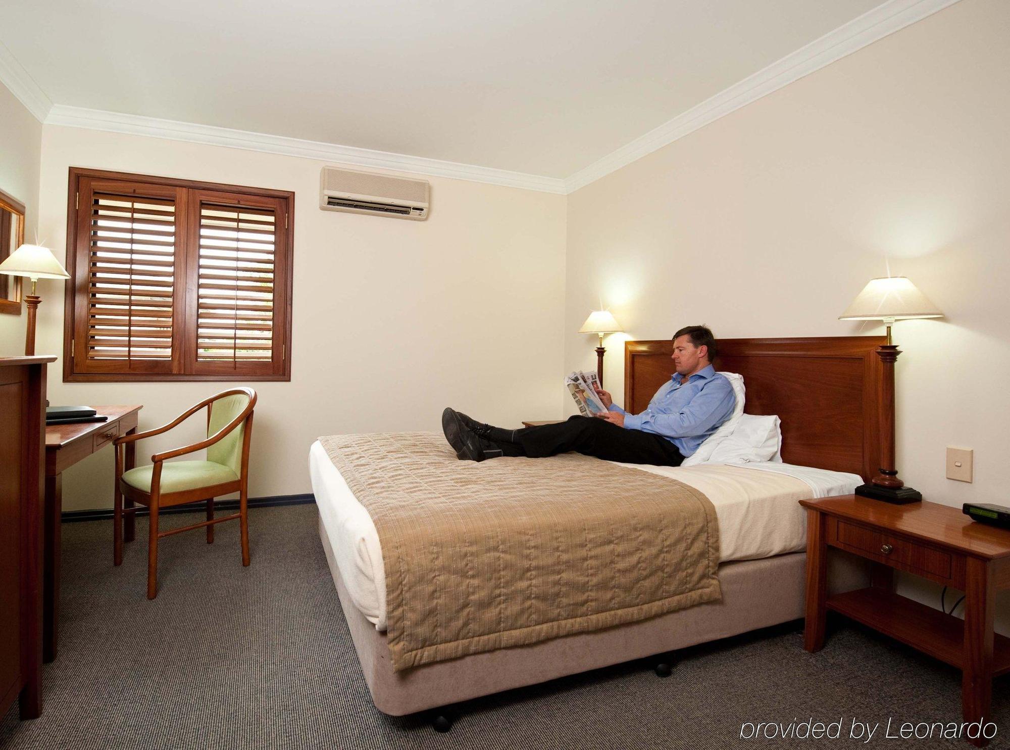 Ramada By Wyndham Brisbane Windsor Hotel Szoba fotó